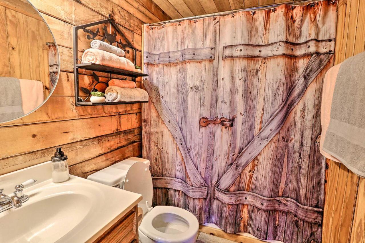 Broken Bow Log Cabin With Fire Pit, Pond, And Deck! Exterior foto