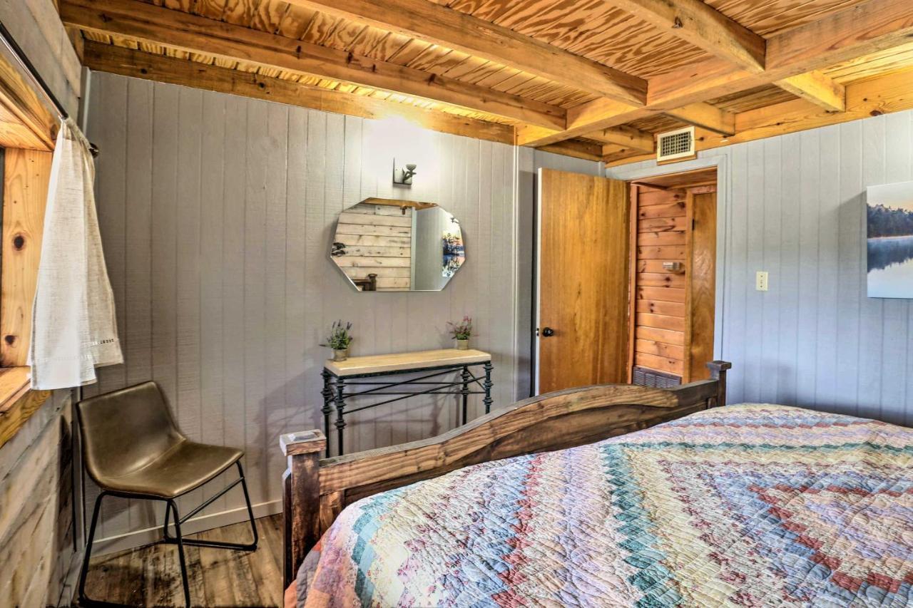 Broken Bow Log Cabin With Fire Pit, Pond, And Deck! Exterior foto
