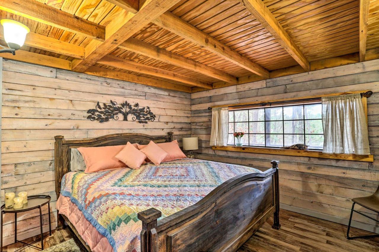 Broken Bow Log Cabin With Fire Pit, Pond, And Deck! Exterior foto